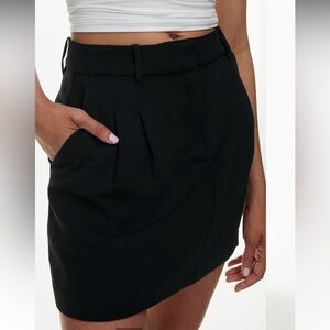 Aritzia miniskirt - The effortless